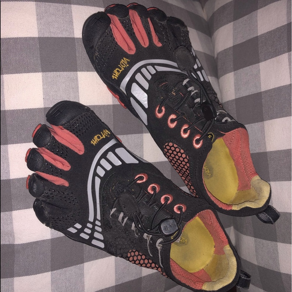 Vibram toe shoes